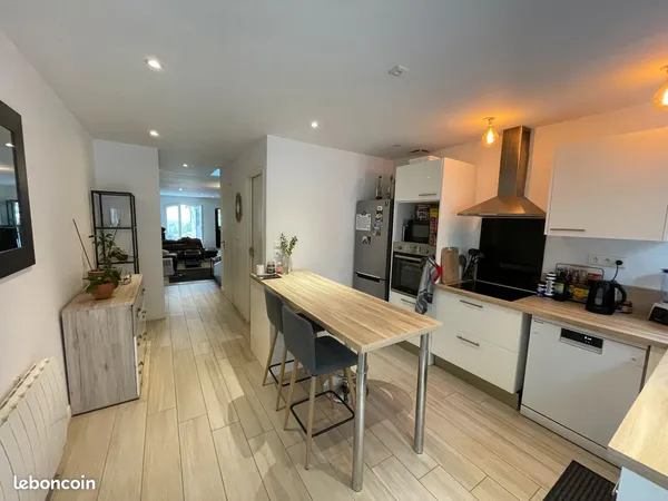Belle maison T4 meublée coeur de village Cornebarrieu