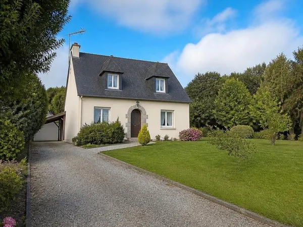 Maison 4 chambres avec jardin 1000 m² - Proche commerces Le Croisty