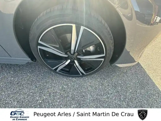 Peugeot 308 phev 225 e-eat8 — photo 13