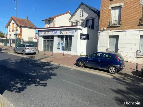 Local commercial bureau/boutique/stockage 100m²