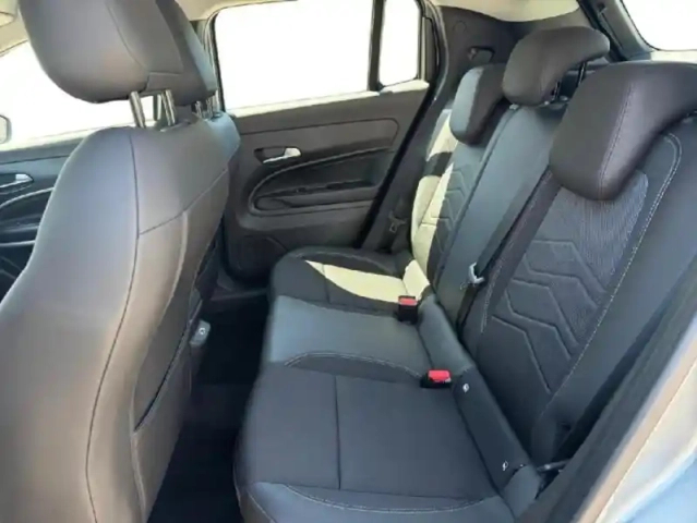 Jeep Avenger 1.2 turbo t3 100ch altitude — photo 10