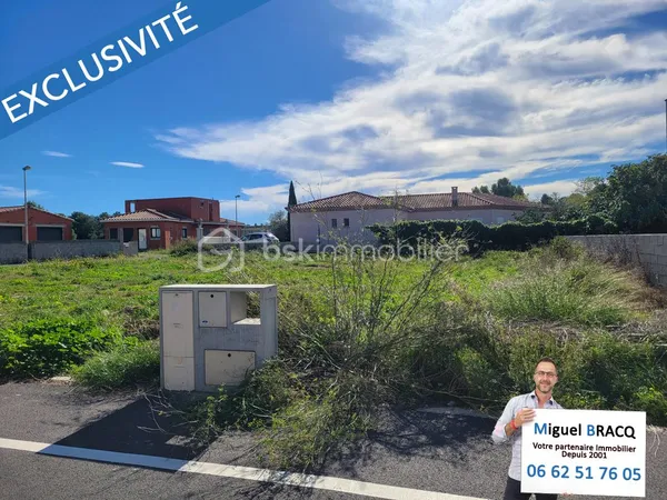 Terrain 330 m²