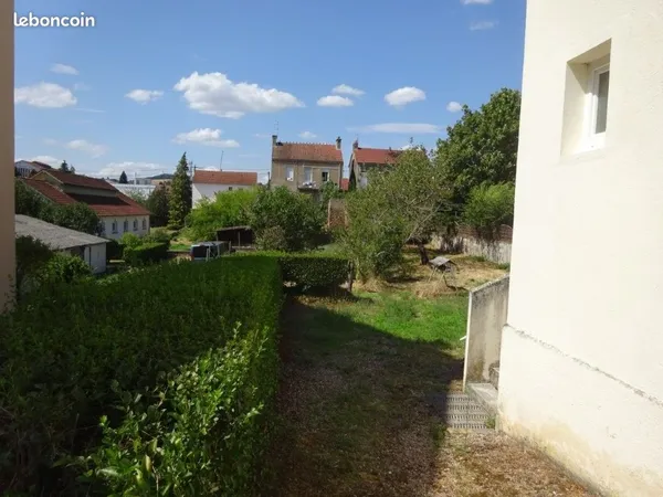 Maison T2 meublée, en très bon état, toute équipée, quartier calme avec jardin
