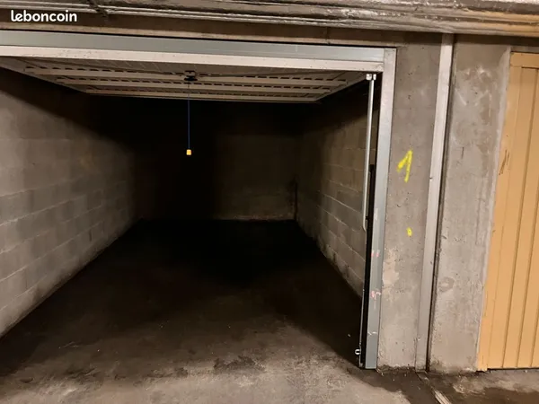 Stationnement Location Chambéry 15m² 90€