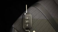 Peugeot 2008 1.5 BlueHDi 110ch S&S Allure — photo 16