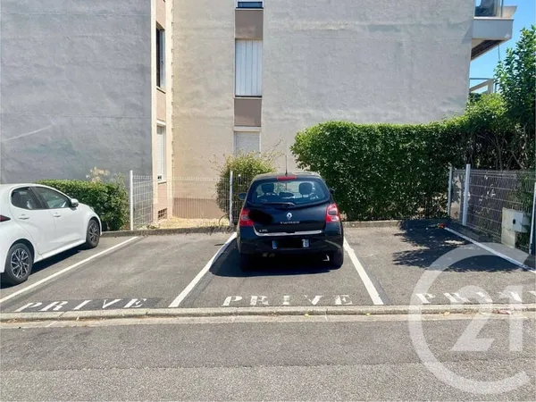 Parking 13 m²