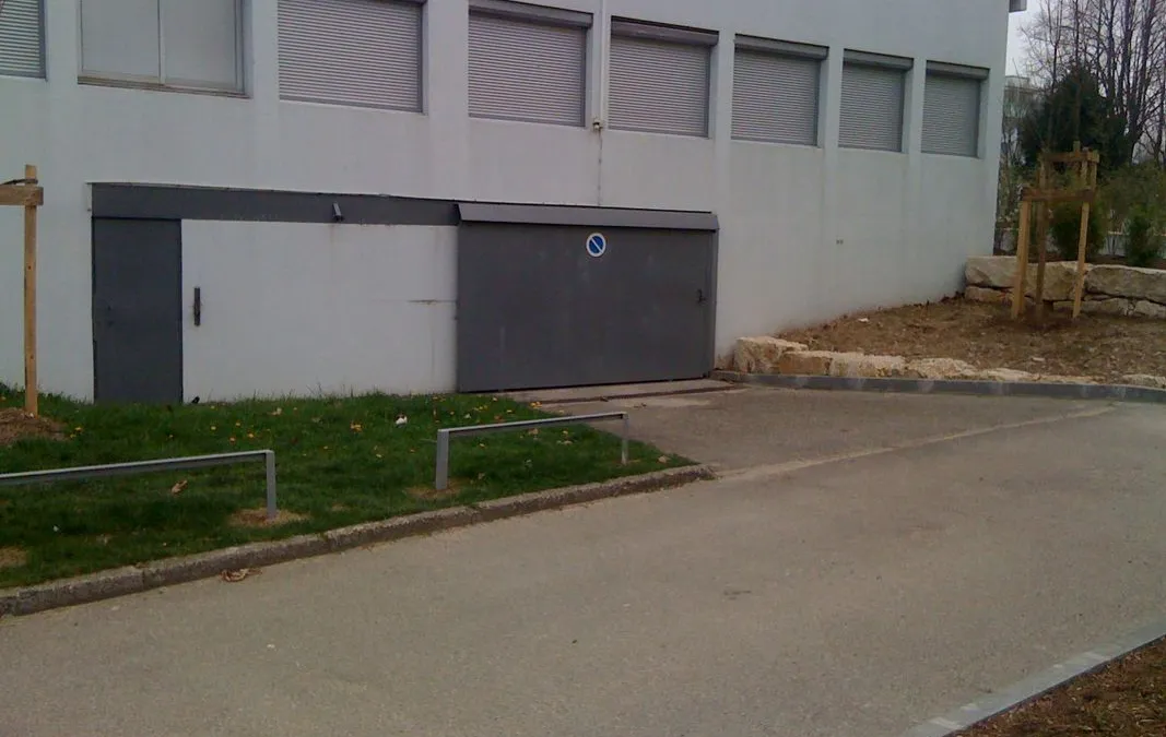 Photo 1