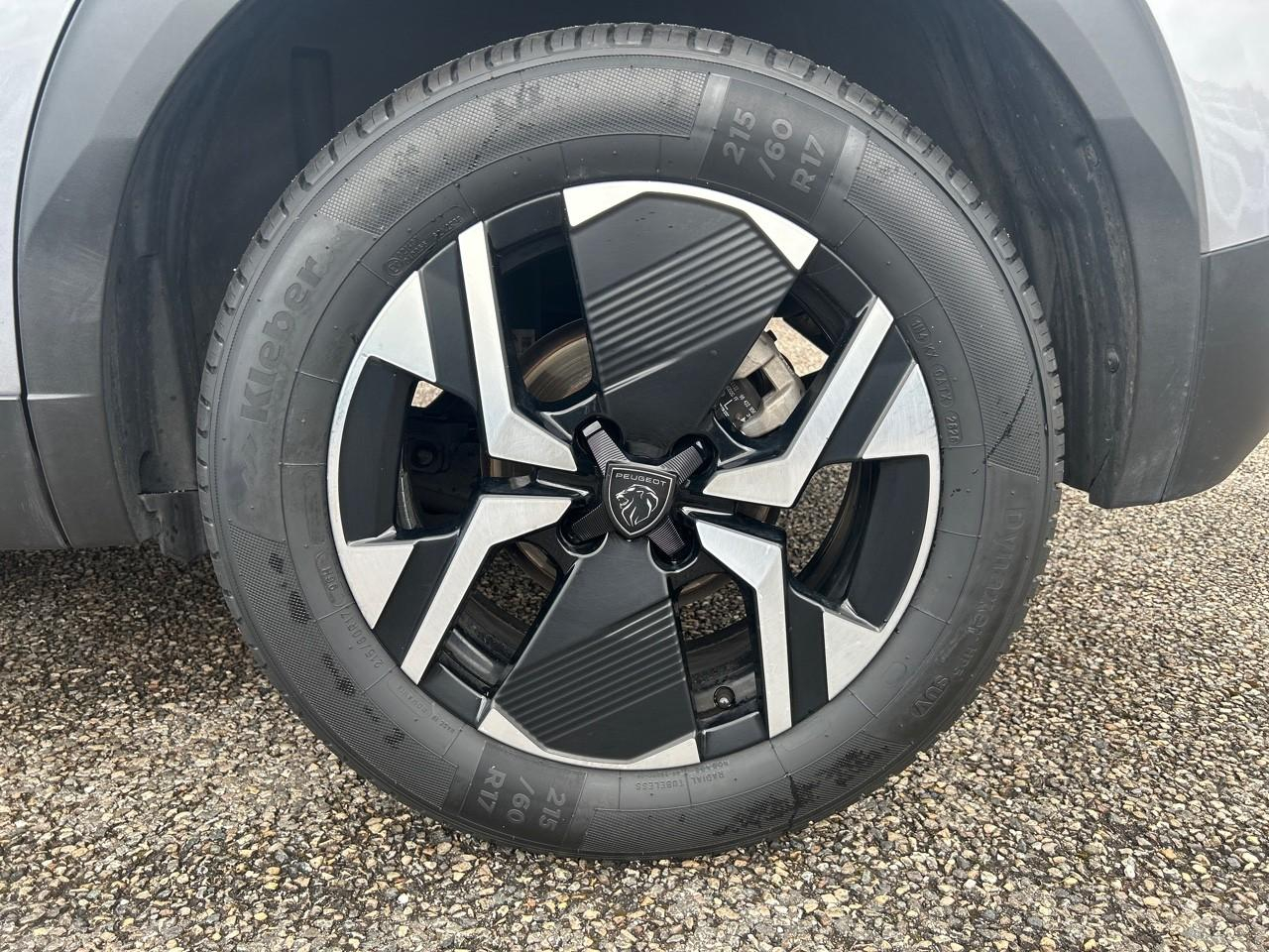 Peugeot 2008 1.2 puretech 130ch s&s allure eat8 — photo 11