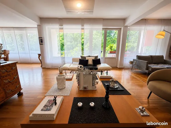 Appartement 4 pièces 154 m²