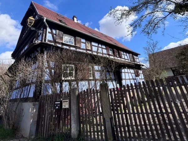 Chambre dans une grande maison