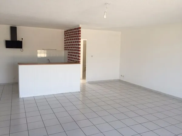 Location appartement T2 de 60 m² avec garage privatif dans le quartier Iéna à CARCASSONNE, proche du