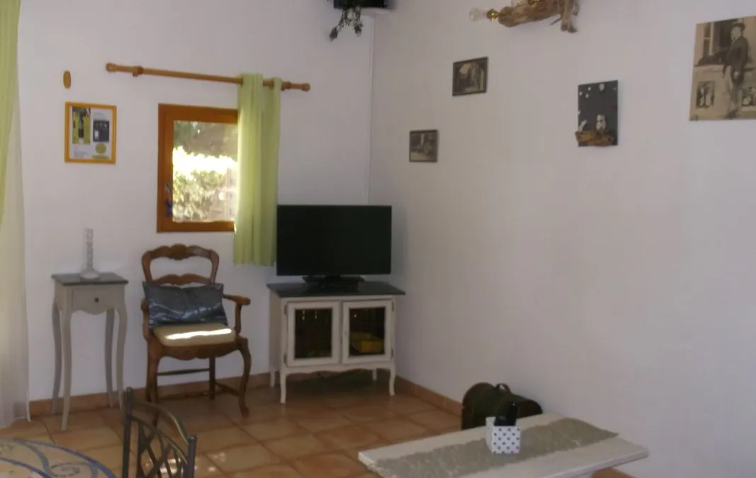 Photo 3