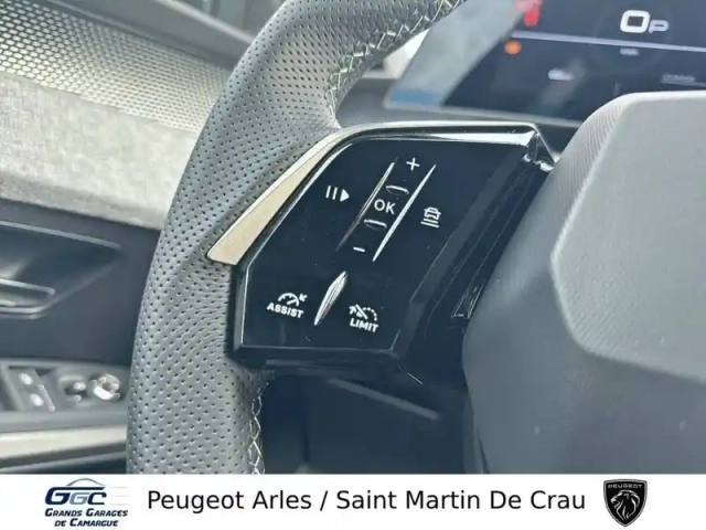 Peugeot 5008 hybrid 136 e-dcs6 — photo 30