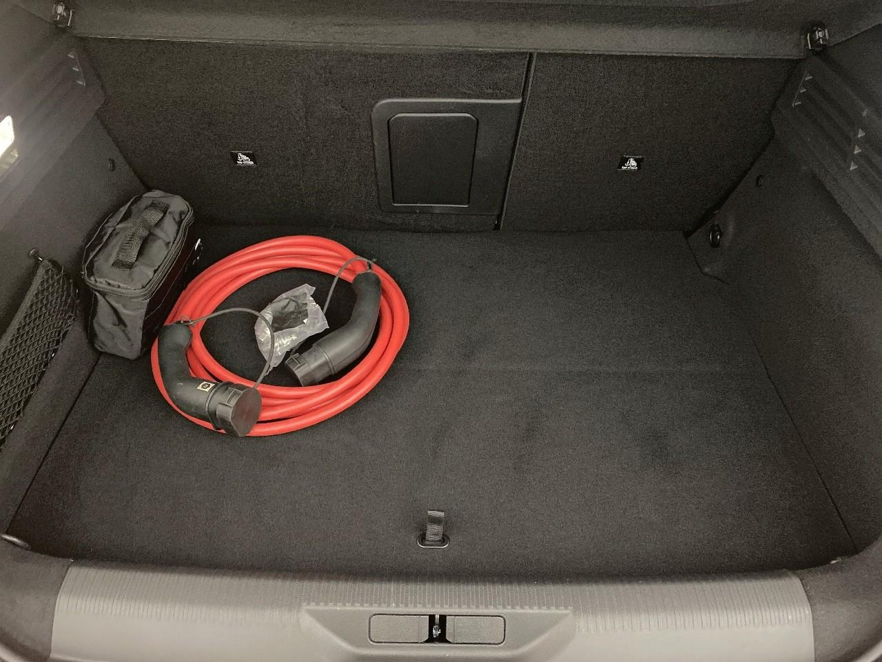 Peugeot 308 electrique 55 kwh 156ch gt — photo 16