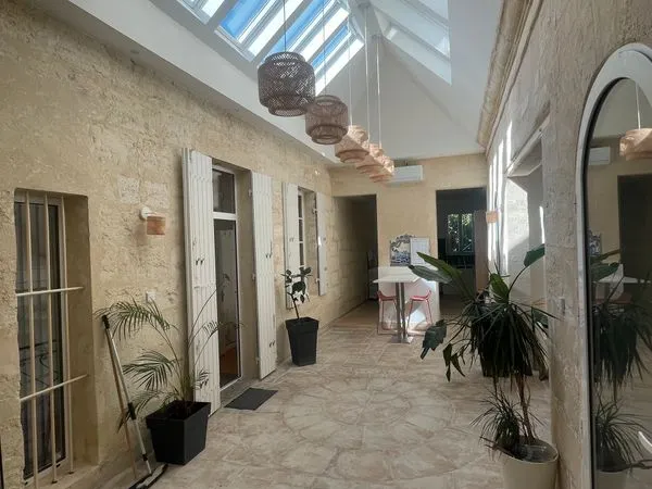 Bureaux de 12 à 80 m² dans un cadre exceptionnel — Floirac