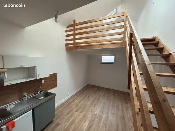 Studio atypique 34 m² au sol avec mezzanine - calme - fibre - Saint-Brieuc