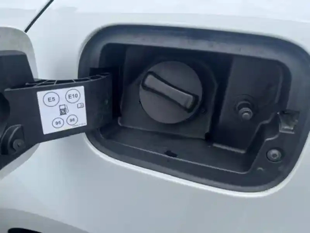 Renault Megane mégane iv estate e-tech plug-in hybride 160 — photo 30