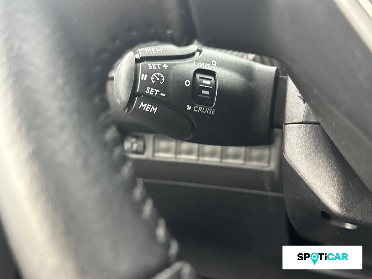 Peugeot 2008 1.2 puretech 100ch s&s allure — photo 17