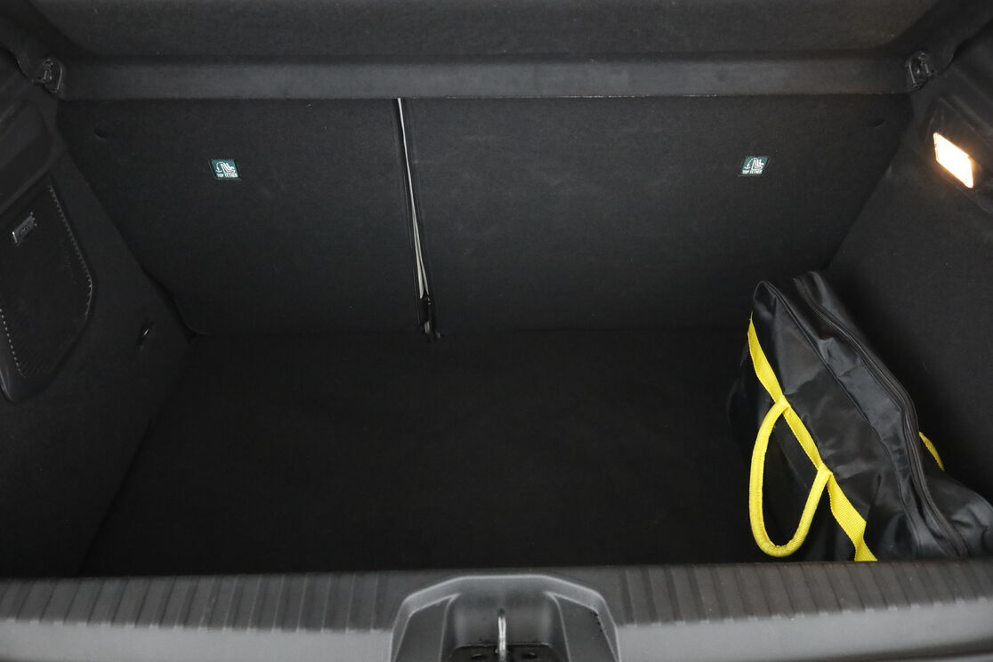 Renault Clio 1.6 E-Tech Initiale Paris — photo 15