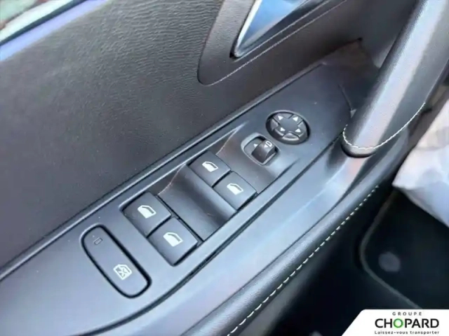 Peugeot 208 electrique 54 kwh 156ch — photo 24