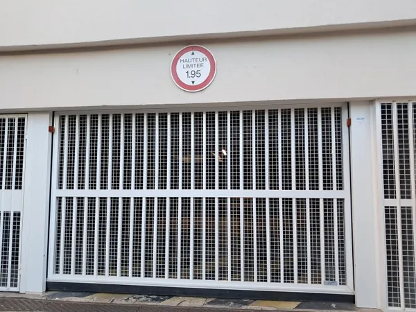 Vends grand garage sécurisé 22 m2