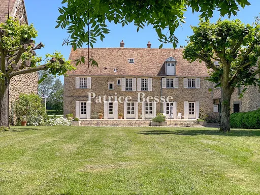 Maison 339 m²