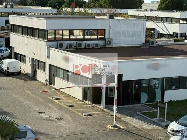Bureaux 150 m²