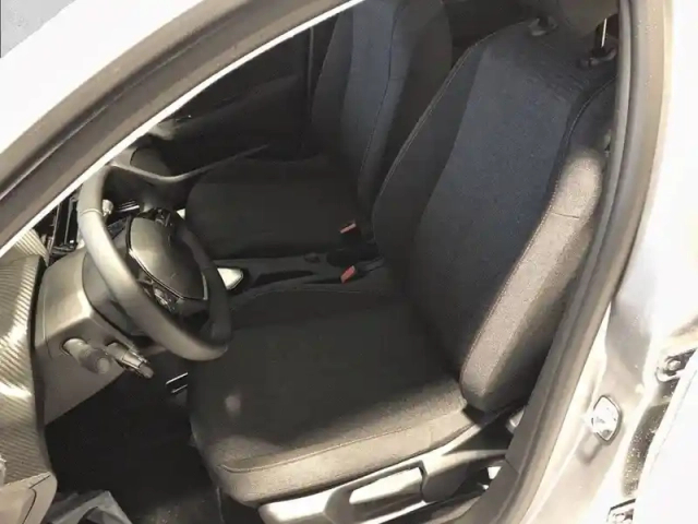 Peugeot 208 hybrid 110 e-dcs6 — photo 11