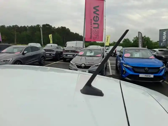 Renault Clio blue dci 100 ch gsr2 — photo 9