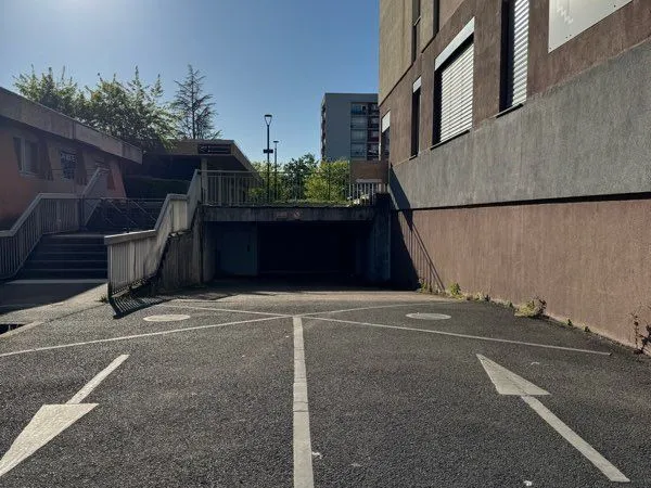 Garage fermé en sous sol à vendre - Mâcon