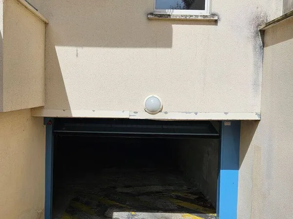 Parking 12 m²