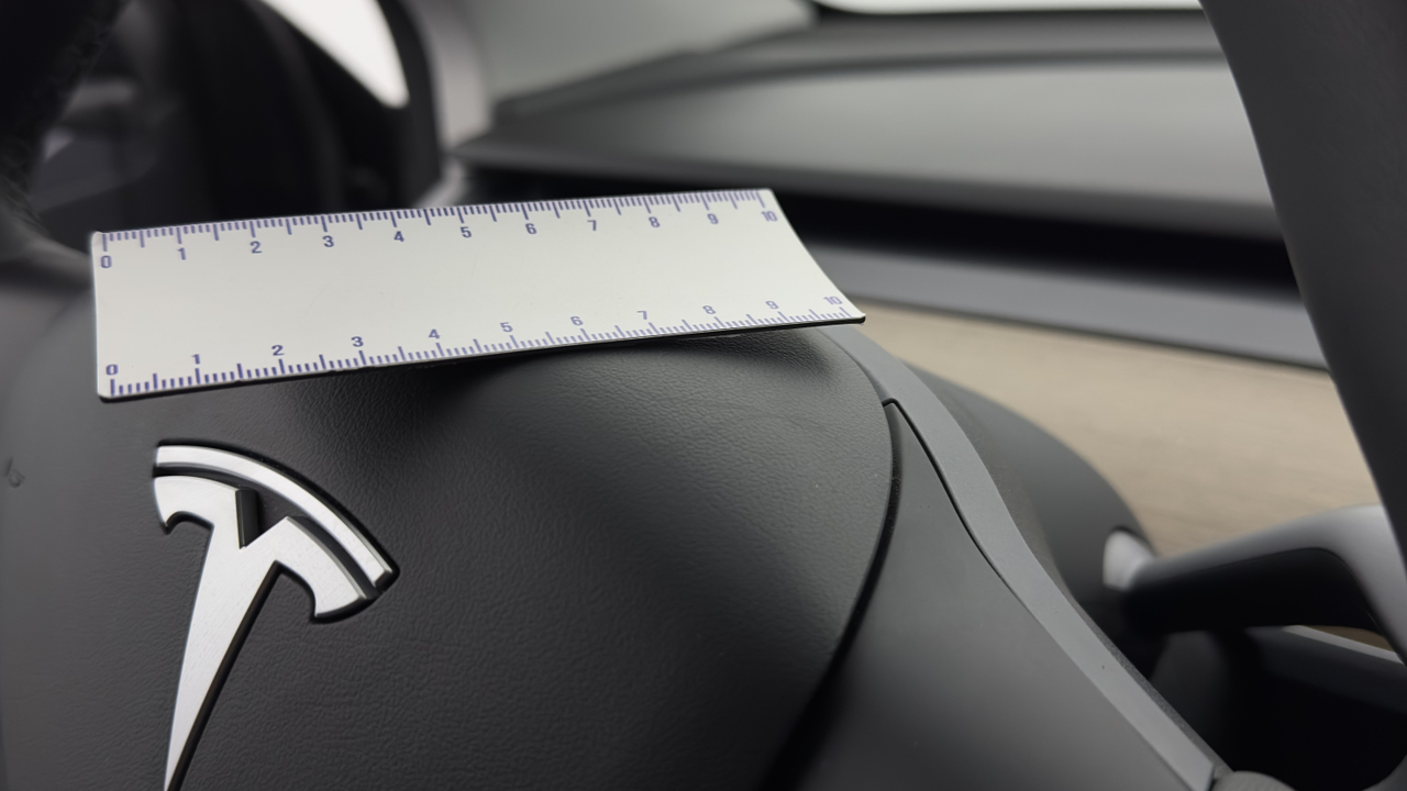 Tesla MODEL Y Standard RWD — photo 39