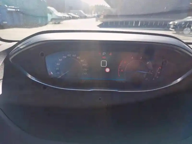 Peugeot 3008 bluehdi 130ch s&amp;s eat8 — photo 10