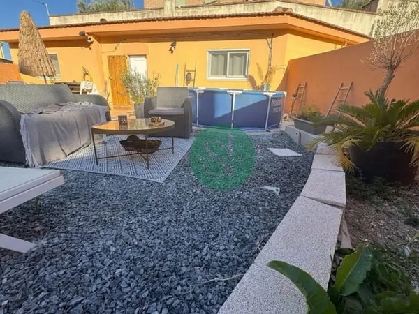 T2 en rez-de-jardin de type maison, parfait état avec jardin
