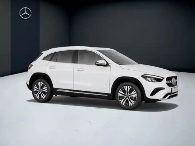 Mercedes Gla 180 progressive line — photo 14