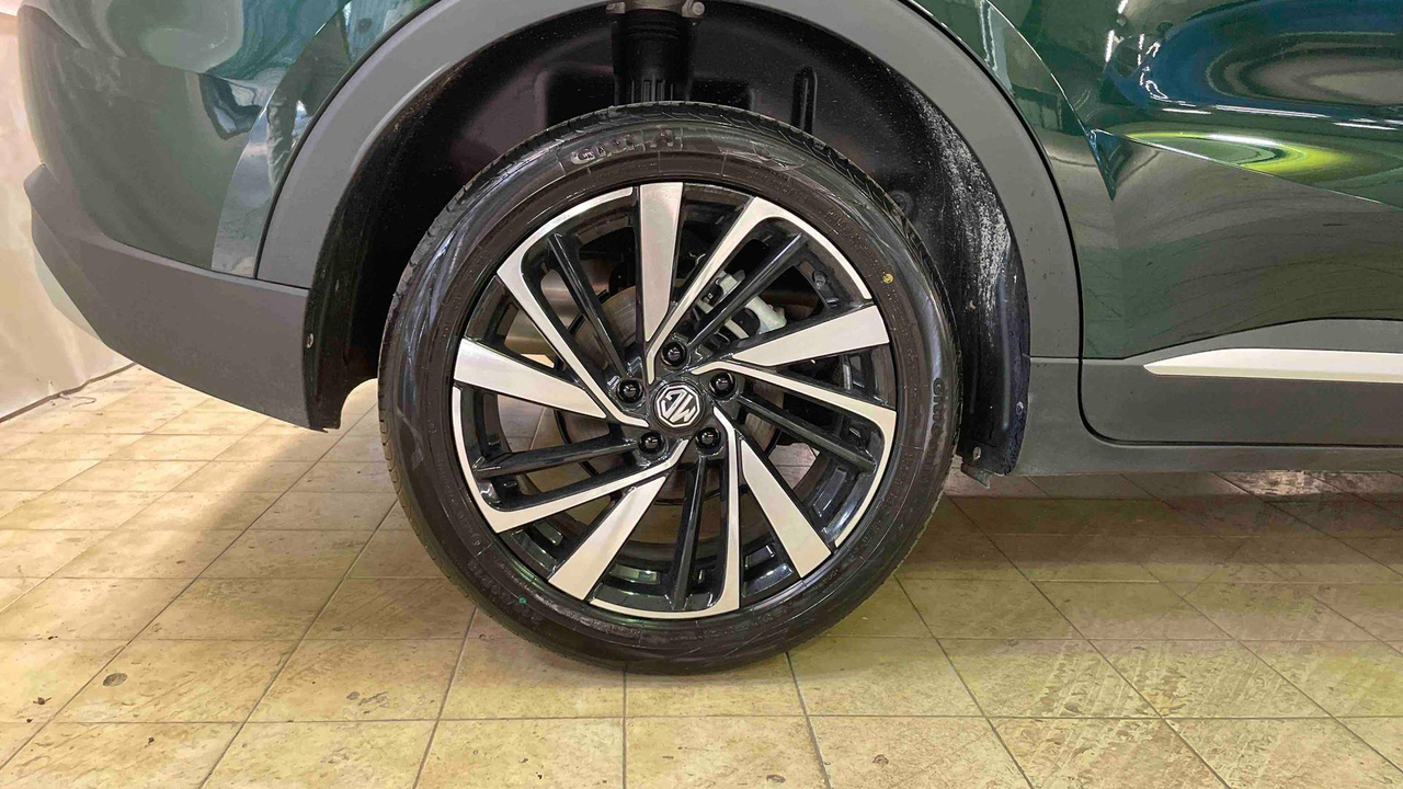 MG ZS 1.5 L Hybrid+ 197 ch — photo 25