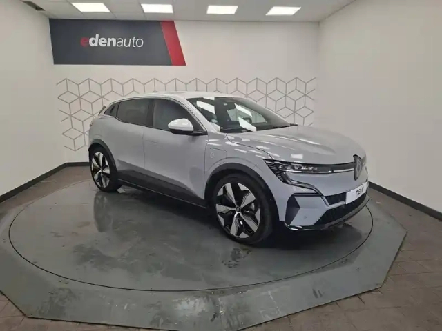 Renault Megane e-tech ev60 220 ch super charge — photo 9
