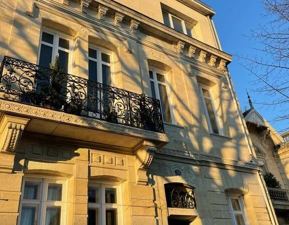 Maison 13 pièces 320 m²