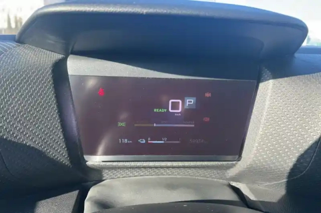 Citroën C4 e- 136 ch automatique — photo 27