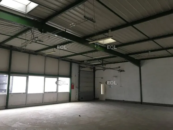 Local d'activité 650 m²