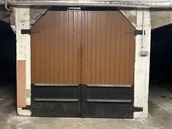 Loue box fermé 12m² Neuilly