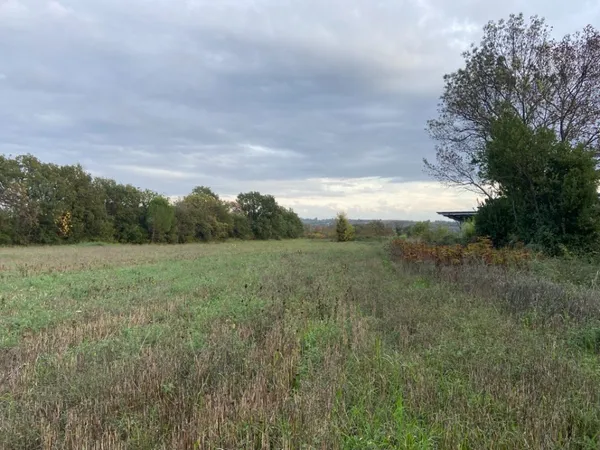 Terrain 207 m²