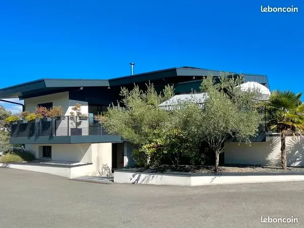 PROPRIÉTÉ D'EXCEPTION - Villa contemporaine de 428m ²- AU BORD DU LAC LÉMAN - Vue LAC -CALME absolu 