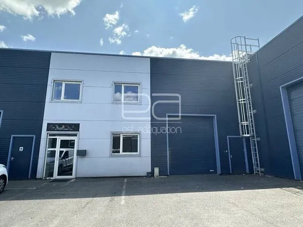Local d'activité 383 m²
