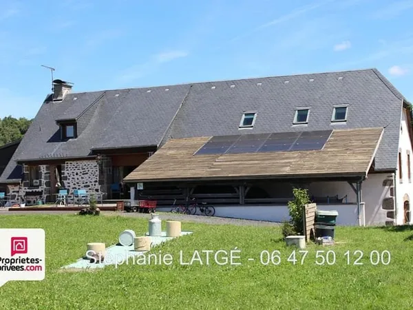 Propriété RARE et INSOLITE - Cantal (15) Vue exceptionnelle !!