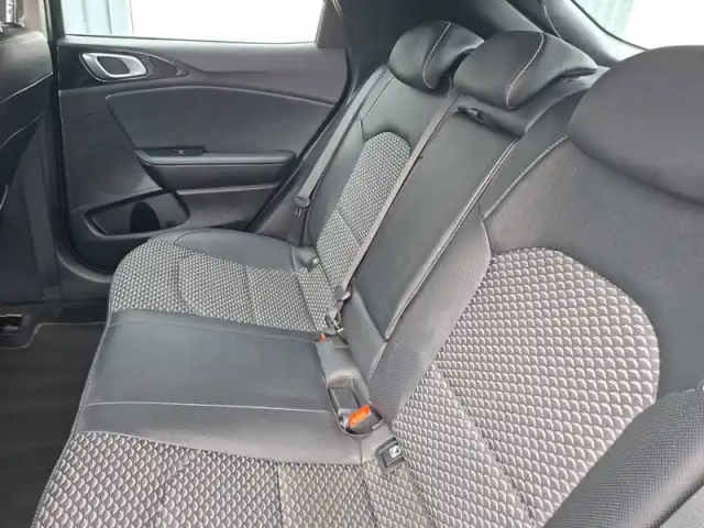 Kia Xceed 1.5l t-gdi 160 ch bvm6 — photo 17
