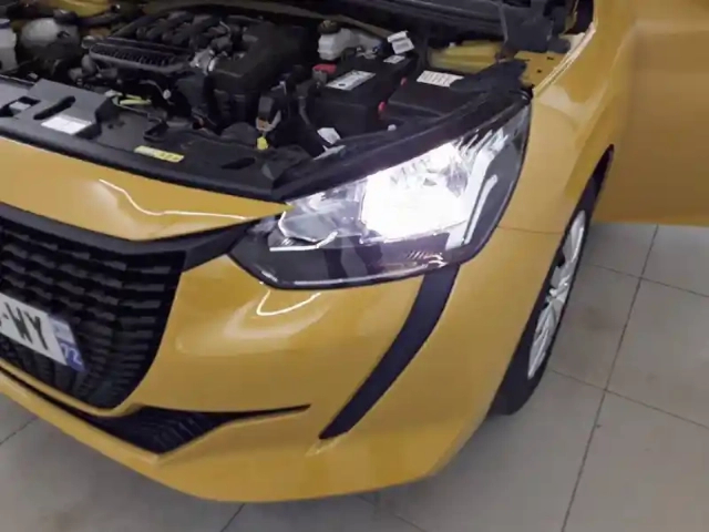 Peugeot 208 puretech 75 s&amp;s bvm5 — photo 41