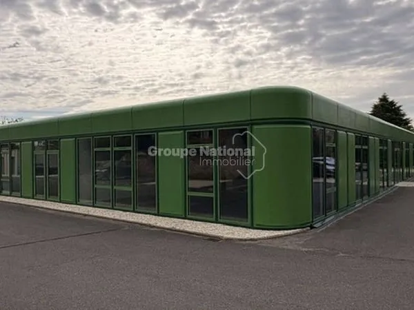 Local commercial 174 m²