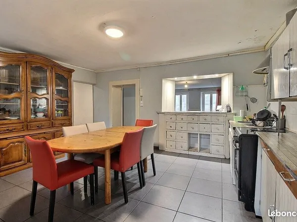 Maison 9 pièces 215 m²