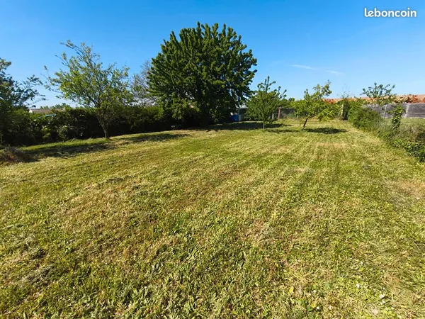 Terrain 714 m² SAINTE SOULLE